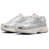 Nike Initiator Damen Vast Grey / Metallic Silver / Pale Ivory / Pink Foam 40,5