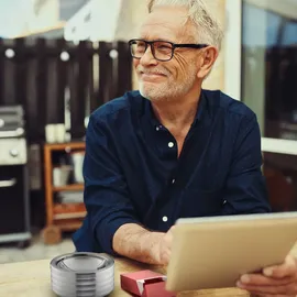 Relaxdays Windaschenbecher, 4er Set, Klappdeckel, draußen & drinnen, Edelstahl, runder Ascher, HxD: 7 x 11,5 cm, Silber