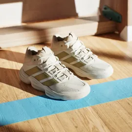 adidas Court Stabil Hallenschuh - Off White / Gold Metallic / Crystal Sand, 44 2/3