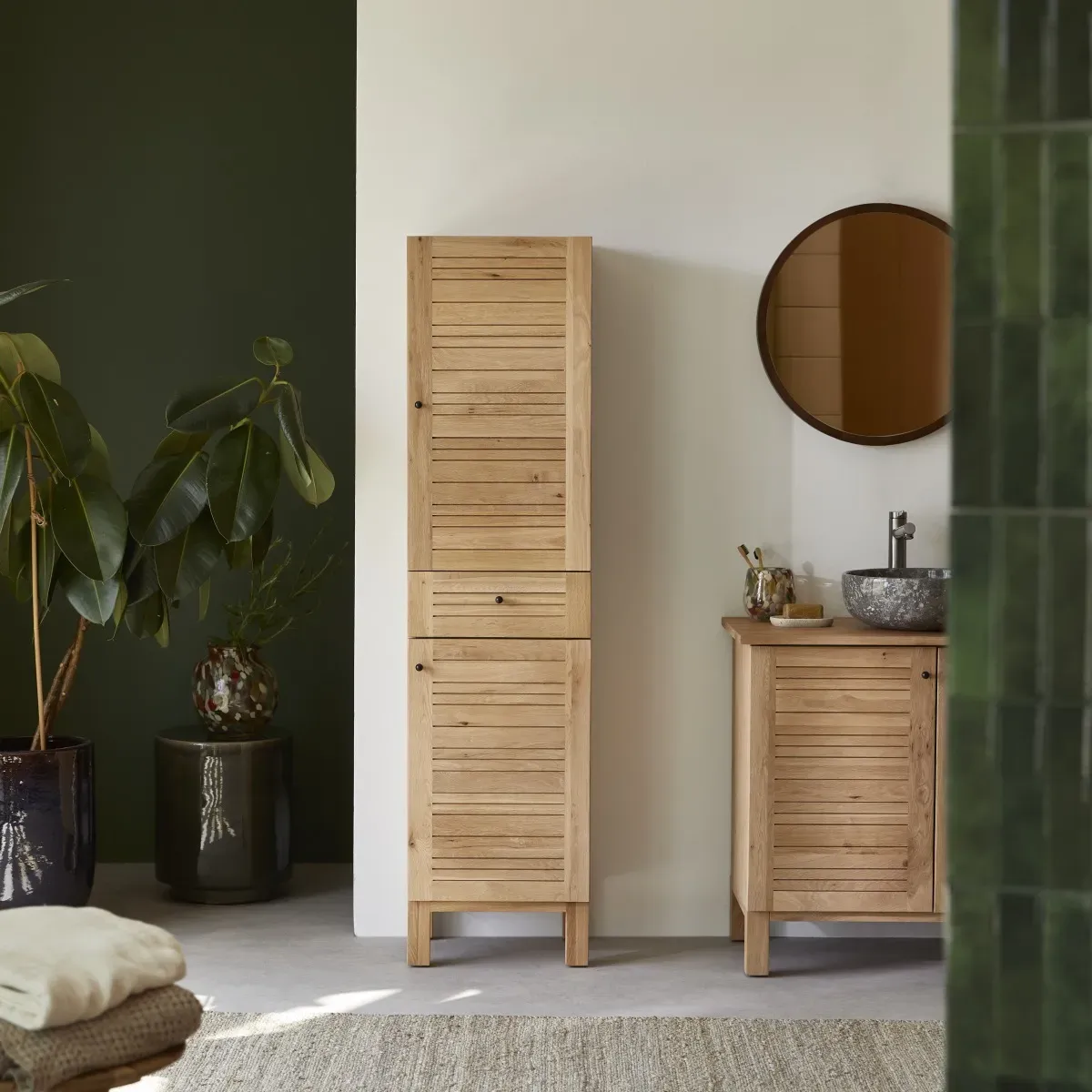Hochschrank aus massiver Eiche