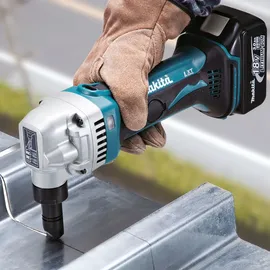 Makita DJN161RTJ