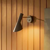 Louis Poulsen AJ Wandleuchte, mit Kabel, Messing/Grau