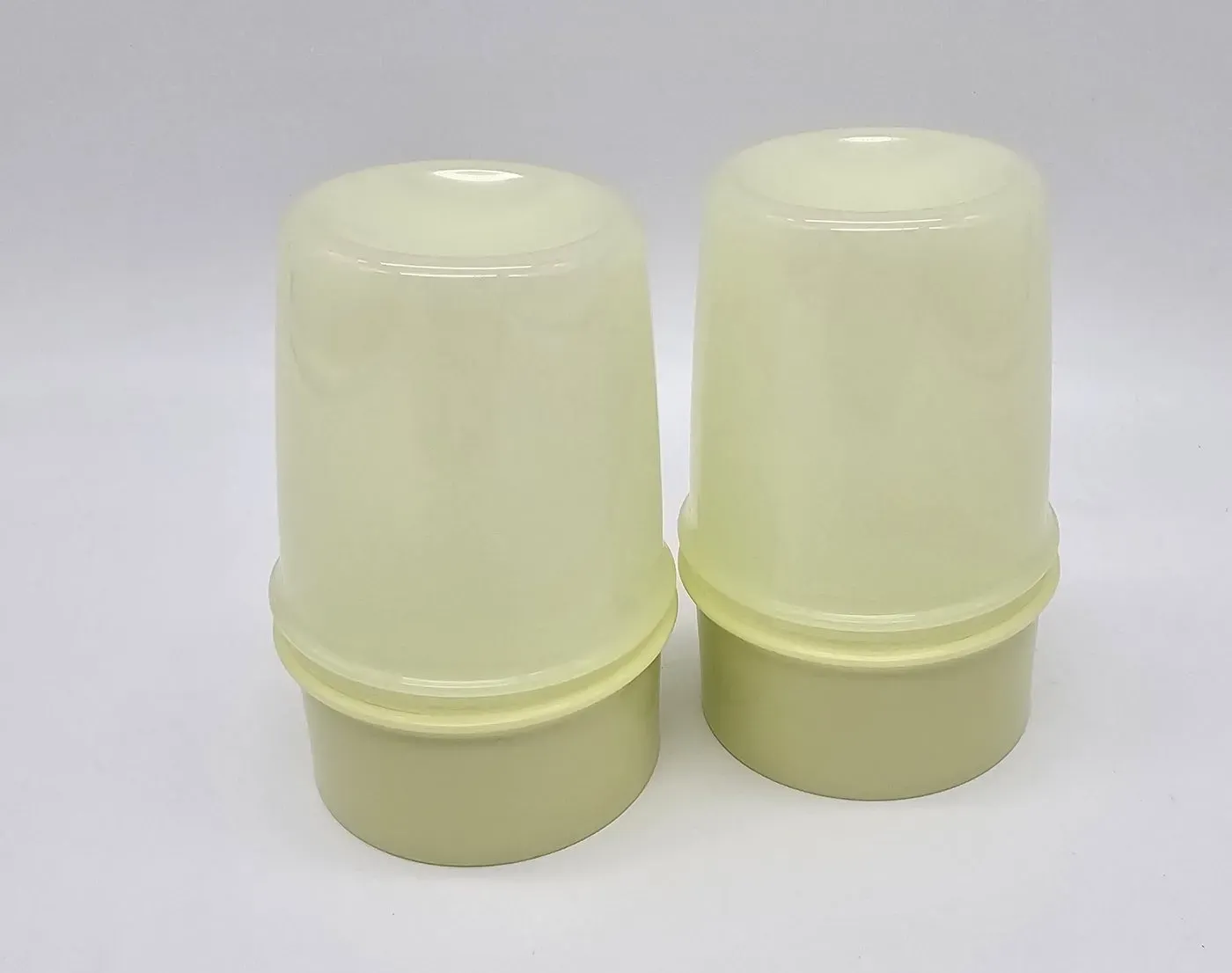 Preisvergleich Produktbild TUPPERWARE Eierkorb Tupperware Eierbecher 2er Set / Thermofunktion