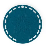 Le Creuset Untersetzer Tradition aus Silikon, Hitzebeständig bis 250°C, Ø 20 cm, Deep Teal,