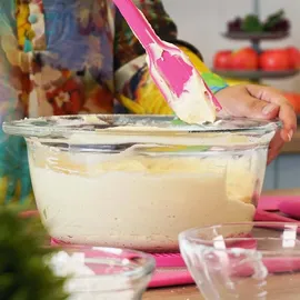 KOCHBLUME Design Teigschaber M rot