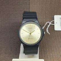 Casio MQ24-9E Herren Uhr Kunststoff 34 mm