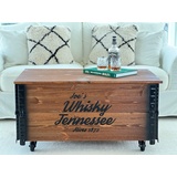 Couchtisch Truhe Beistelltisch braun Holz-Kiste massiv vintage Rollen Stauraum