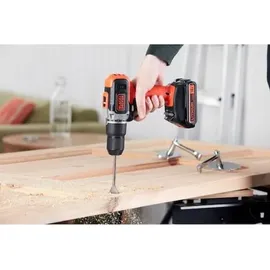 Black & Decker BCD003MEM2K inkl. 1 x 2,0 Ah + 1 x 4,0 Ah + Koffer