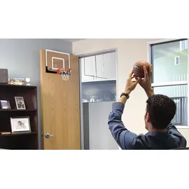 Sklz Pro Mini Basketballkorb fürs Zimmer mit Ball, Basketball Training, Mini Basketball, Mit Schutzpolster und Türhaken, Mehrfarbig, XL (58,4 x 40,6 cm)