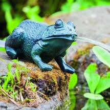 HEISSNER Teichfigur mit Speierfunktion Frosch 14 x 22 x 12 cm