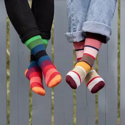 REMEMBER Socken Modell 65 - Einheitsgröße 36 - 41 - Farbenfrohe Socken