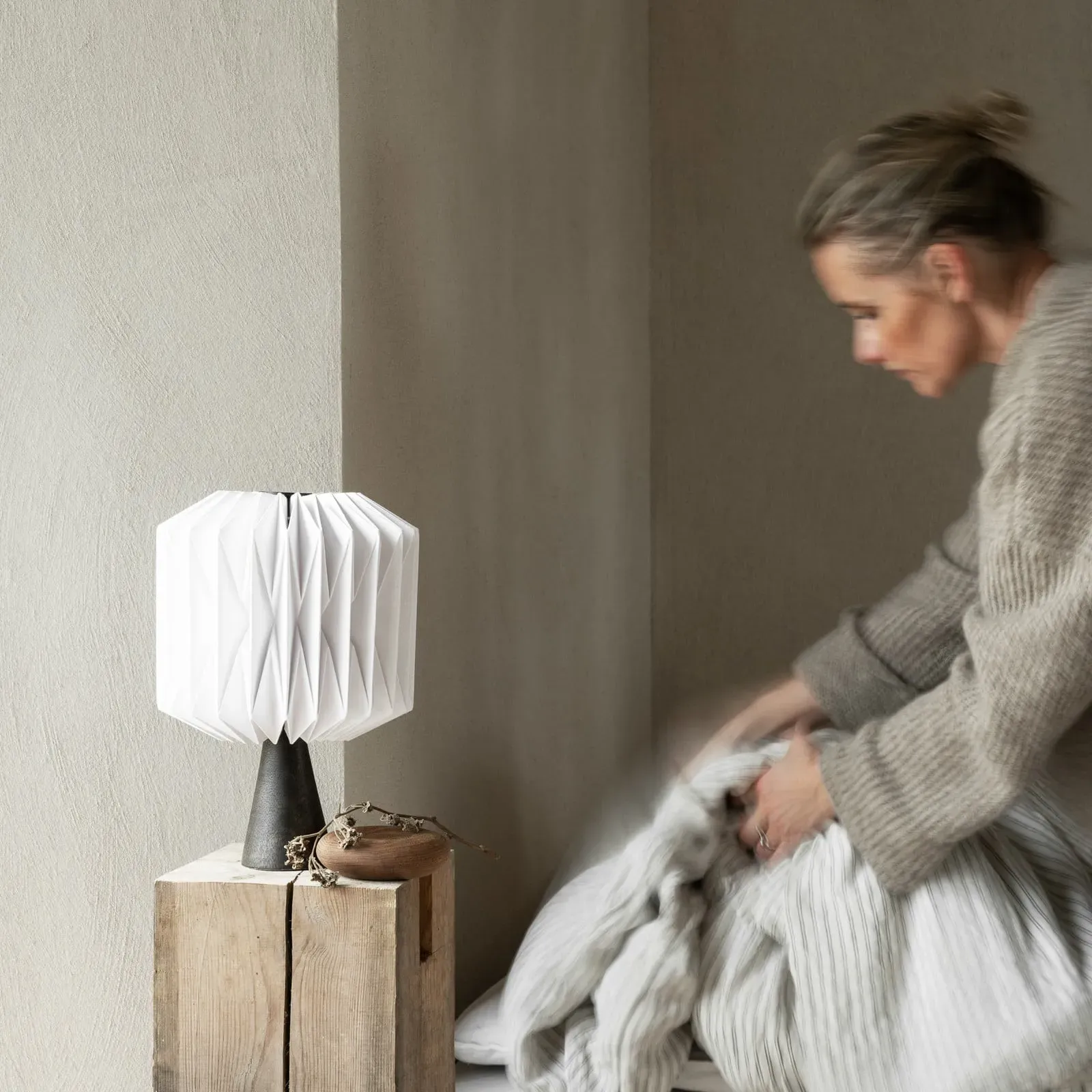 Tischleuchte Watt & Veke, Weiß, für Wohnzimmer, Holz, Skandinavisch - 31
