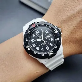 Casio Resin 44,6 mm Casio MRW-200HC-7BVDF