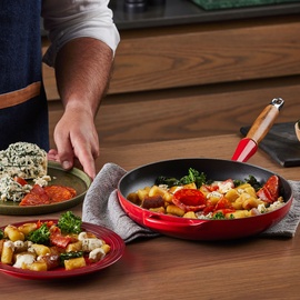 Le Creuset Signature Sautépfanne 28 cm kirschrot mit Holzgriff
