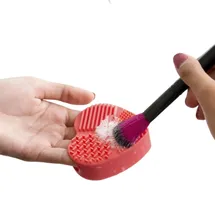 InnovaGoods Make-Up Pinsel Reiniger Schminkpinsel Pinselreiniger Herz Makeup