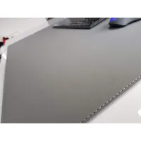 Gewinkelte Schreibtischunterlage sanft Lux Leder 90 x 50 Grau mit Graue Naht