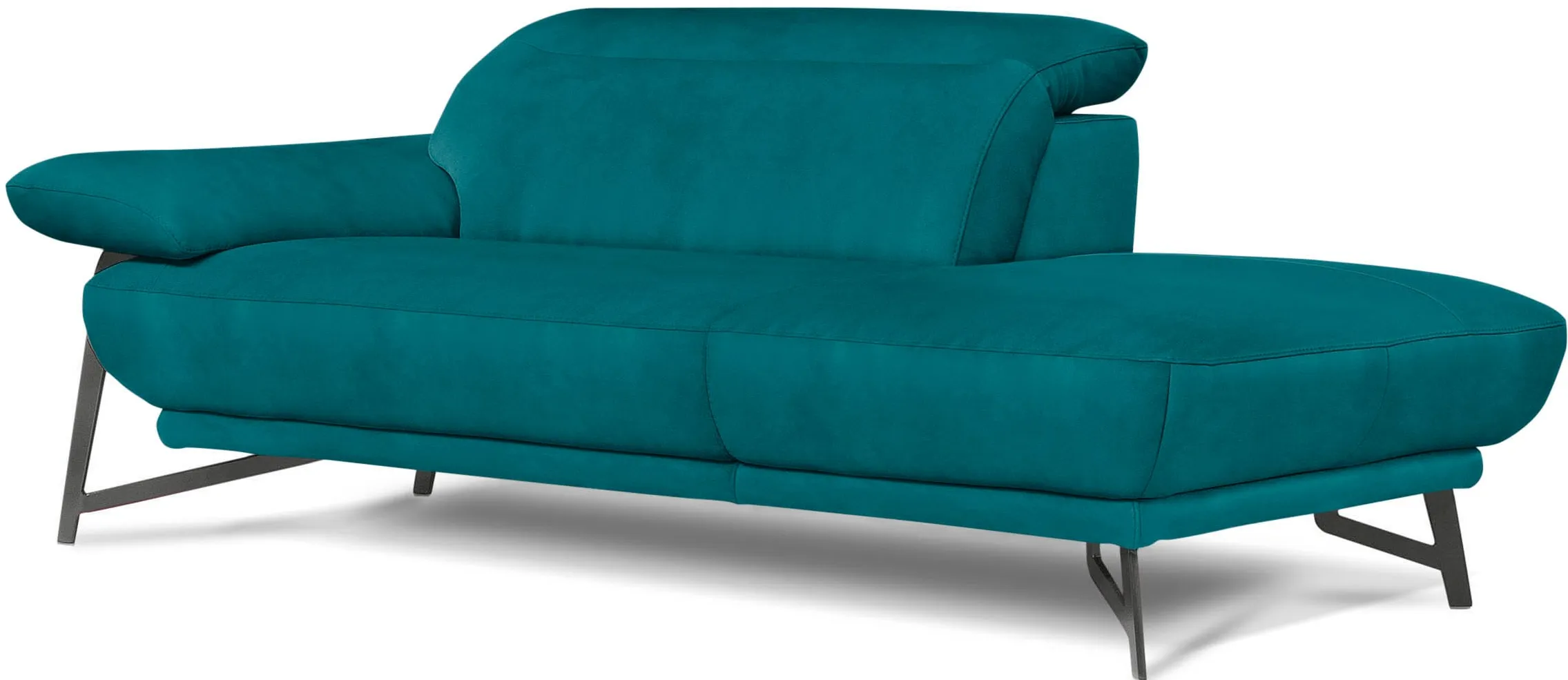 Ottomane EGOITALIANO "Anais, Designsofa mit hohem Sitzkomfort, Designfuß", bunt (blaurün), B:179cm H:74cm T:106cm, LEDER -Artikel BULL u2013 Kat. B: Der Artikel BULL ist ein geschliffenes, pigmentiertes und behandeltes Rindsleder mit einer Dicke von 1, 3-1, 5 mm. Dieses Leder zeigt eine ziemlich weiche Hand mit einem halb undurchsichtigen Aussehen. Es handelt sich um ein geschütztes Leder. Eine leichte Deckschicht schützt sie vor Flecken, ohne ihre ursprünglichen Eigenschaften zu verändern. Die geschützten Leder kombinieren die Vorteile von Natürlichkeit und Weichheit mit einer guten Beständigkeit gegen Verschleiß und Ausbleichen. Das Vorhandensein der charakteristischen Zeichen, die das Leben des Tieres bestimmen, wie Narben, Körnungsunterschiede, Falten, Adern, Disharmonien in Farbtönen, beweisen ihre absolute Echtheit und großen Wert. -Artikel CAREZZA - Kat. C: Der Artikel CAREZZA ist ein halbnarbiges Naturleder mit einer Dicke von 1, 2-1, 4 mm. Es hat eine weiche und wachsartige Hand mit halb undurchsichtigem Aussehen. CAREZZA ist ein Naturleder, das die ursprünglichen Eigenschaften der Mäntel nicht verändert. Das Vorhandensein von verheilten Narben, Körnungsunterschiede, Falten, Adern, Unterschiede in den Farbtönen und andere Spuren, die die Natur auf diesen Fellen hinterlassen hat, sind ein Beweis für die absolute Echtheit und das Zeugnis ihres großen Wertes. -Artikel NUVOLE - Kat. C: Bei dem Artikel NUVOLE handelt es sich um ein halbnatürliches, halbnarbiges Rindsleder mit einer natürlichen Körnung von 1, 2 bis 1, 4 mm. NUVOLE hat eine weiche, wachsartige Hand mit mattem Aussehen und einem Wolkeneffekt. Es geht um ein Naturleder, das die ursprünglichen Eigenschaften der Lederhäute nicht verändert. Das Vorhandensein von verheilten Narben, Körnungsunterschiede, Falten, Adern, Unterschiede in den Farbtönen und andere Spuren, die die Natur auf diesen Fellen hinterlassen hat, sind ein Beweis für die absolute Echtheit und das Zeugnis ihres großen Wertes. -Artikel BACIO - Kat. C: Der Artikel BACIO ist ein halbnarbiges Naturleder mit einer Dicke von 1, 6-1, 8 mm. BACIO hat eine weiche und wachsartige Hand mit halb undurchsichtigem Aussehen. Es handelt sich um ein Naturleder, das die ursprünglichen Eigenschaften der Lederhäute nicht verändert. Das Vorhandensein von verheilten Narben, Körnungsunterschiede, Falten, Adern, Unterschiede in den Farbtönen und andere Spuren, die die Natur auf diesen Fellen hinterlassen hat, sind ein Beweis für die absolute Echtheit und das Zeugnis ihres großen Wertes. MIKROFASER -CASHMERE CASHMERE ist ein neues technisches Gewebe mit einem visuellen und taktilen Aspekt, der dem Nubuk sehr nahe kommt, mit innovativen Eigenschaften. Seine außerordentliche Weichheit kommt von einem exklusiven Produktionsprozess, der Unreinheiten und Unregelmäßigkeiten beseitigt. Das Ergebnis ist eine bemerkenswert samtige Faser, die durch das Vorhandensein von Körnern verstärkt wird. Von der einfarbigen Eleganz der warmen Farben und der Vielfalt an trendigen Farben, die es zu seiner eigenen Stärke und Persönlichkeit machen. 100% Polyester., Sofas, Solitärmöbel als Blickfang, inkl. verstellbarer Kopfstützen