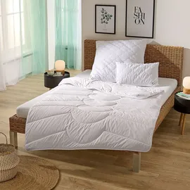 Traumschlaf Nature Kamelhaardecke medium, Füllung: 100% Kamelhaar 155x220 cm - weiß