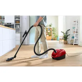 Bosch BGD38RD1H Serie 4 Bodenstaubsauger mit Beutel rot