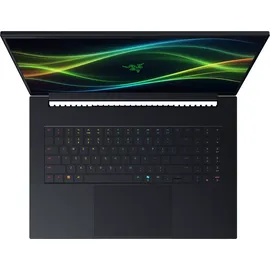 Razer Blade 18'' 64 GB RAM 2 TB SSD RTX5090 Win 11 Home