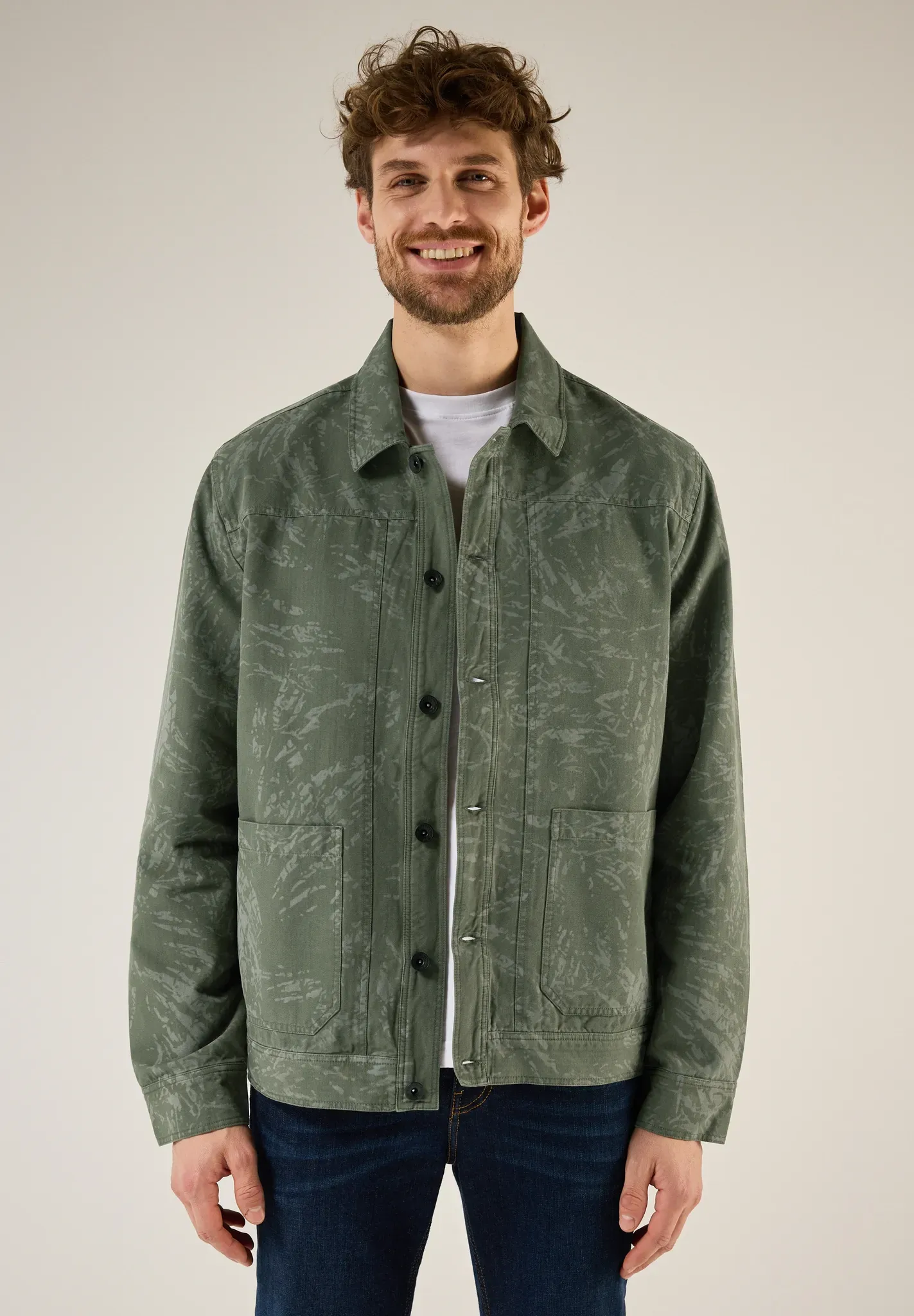 Cargojacke STREET ONE MEN, Herren, Gr. 3XL, grün (deep olive grün), Web, Obermaterial: 100% Baumwolle. Futter: 100% Baumwolle, gemustert, normal hüftbedeckend, V-Ausschnitt, gerader Abschluss, Jacken, mit allover Print