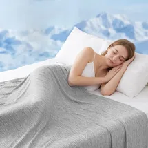 Woltu Kühldecke mit Q-max/0.45, kühl und hautfreundlich, weiche Sofadecke Reisedecke 220 x 240cm Hellgrau
