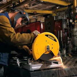 DeWalt Trennschleifer D28715 2200Watt