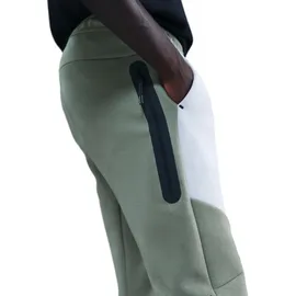 Nike Tech Fleece Jogginghose clay green/lt smoke grey/black L
