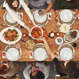 Relaxdays Tischset, 6er Set, geflochtenes Design, Wasserhyazinthe, rundes Platzset, Ø 36 cm, Teller, Deko, Natur/weiß