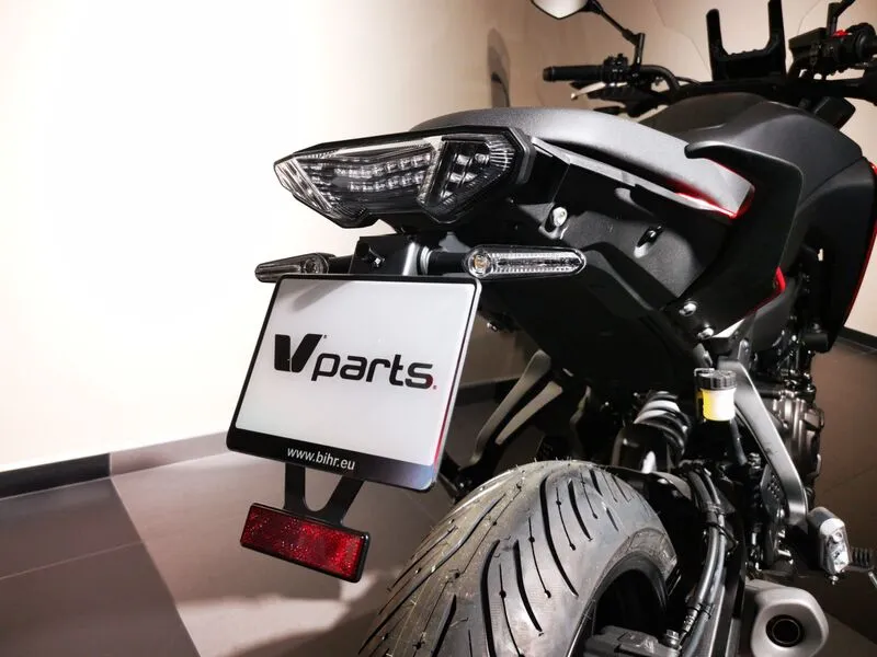 V PARTS Schwarzer Plattenhalter - Yamaha MT-07 TRACER/MT-09 TRACER, schwarz