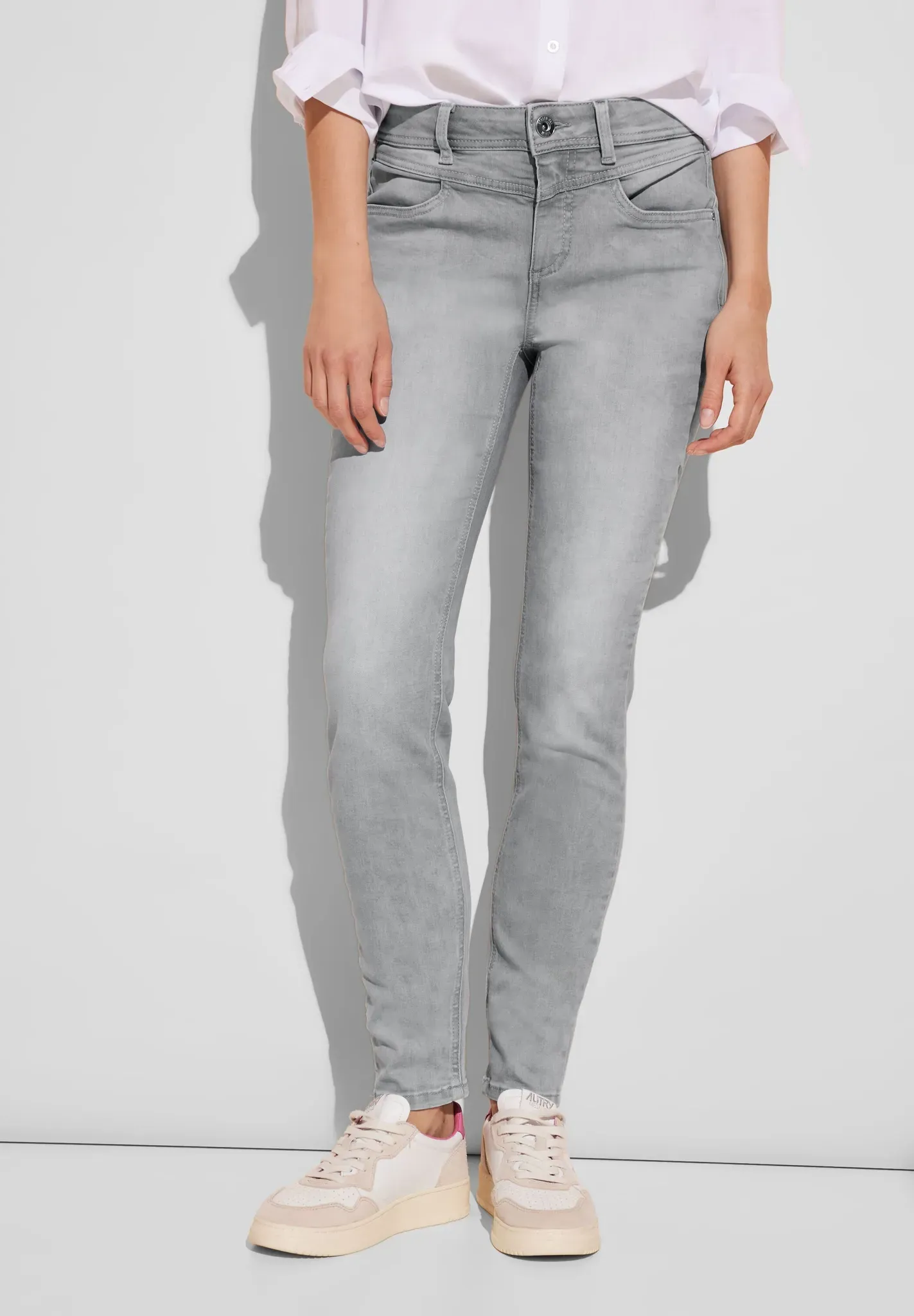 STREET ONE Slim-fit-Jeans, in grauer Waschung STREET ONE light grey random wash 31