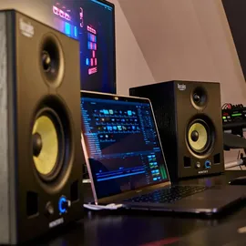Hercules Monitor 5 - Paar aktive Bi-amplified Monitor Lautsprecher