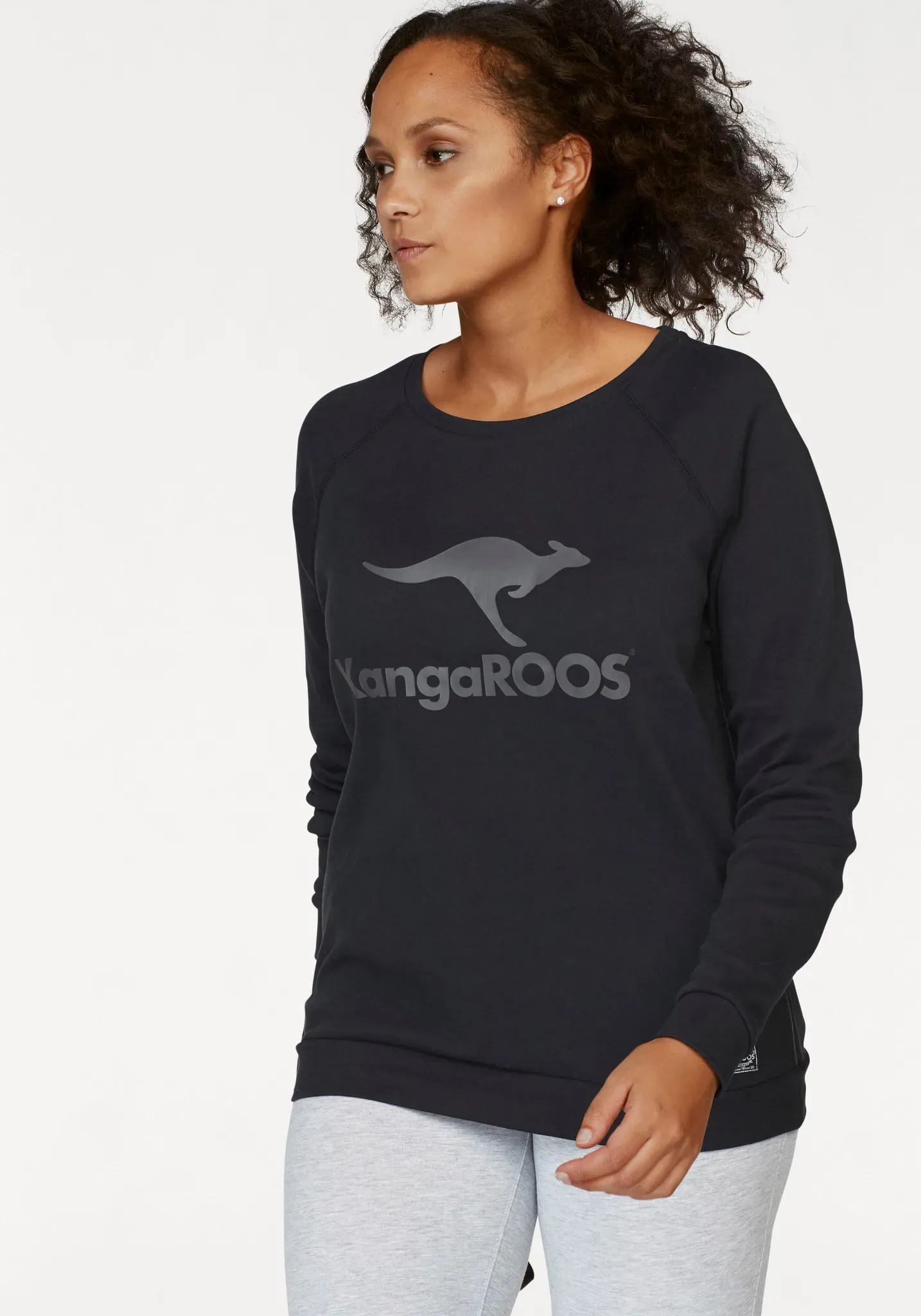 Sweatshirt KANGAROOS, Damen, Gr. 44/46, schwarz, Interlock, Obermaterial: 100% Baumwolle, bedruckt, unifarben, bequem hüftbedeckend, Rundhals, Raglanärmel Rippbündchen, Sweatshirts Sweatshirt, Langarm, figurumspielender Schnitt, mit Print, Rundhalsausschnitt