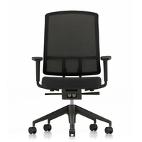 Vitra - AM Chair, Rücken schwarz, Sitz F30 Plano nero, Fünfstern-Untergestell Kunststoff schwarz, mit 2D Armlehnen, Rollen für Teppichboden
