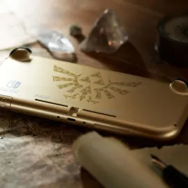 Nintendo Switch Lite gold Hyrule Edition