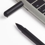 Lexon C-Pen USB-C-Flash-Speicher, 32 GB, Edelstahl für Clip, ABS-Hauptteil (Nero)