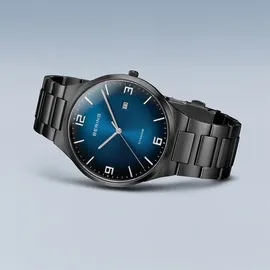BERING Titanchronograph blau Schwarz 40,0 mm 15240-727