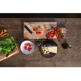 Fiskars Hard Edge Gemüsemesser 22,8 cm Schwarz