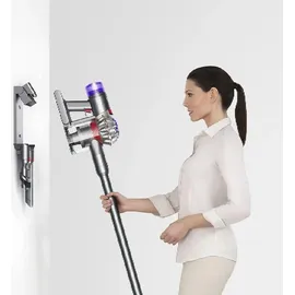 Dyson V8 Advanced silber/nickel