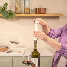 Vacu Vin Weinpumpe mit 2 Stopfen weiß