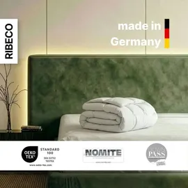 RIBECO GERMANY Daunenbettdecke 155x220 cm – Wärmeklasse: leicht – –kuschelige Decke mit Kassettensteppung, - Weiß