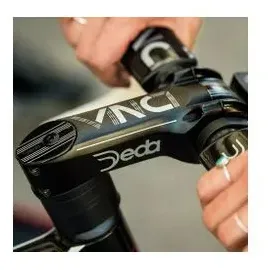 Deda Vinci Fahrradcomputerhalterung für Garmin, Wahoo, Bryton und GoPro, schwarz