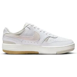 Nike Gamma Force Damen White/Light Bone/Sanddrift/Phantom 38