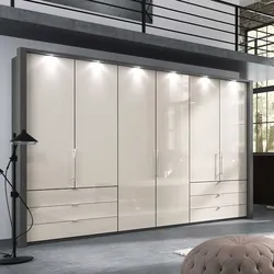 Schlafzimmer Kleiderschrank in Creme Weiß und Braun Falttüren