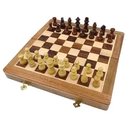 Casa Padrino Luxus Schach Set Braun / Beige 30 x 30 cm - Zusammenklappbares Holz Schachspiel - Holz Schachbrett mit Holz Schachfiguren - Luxus Deko Accessoires