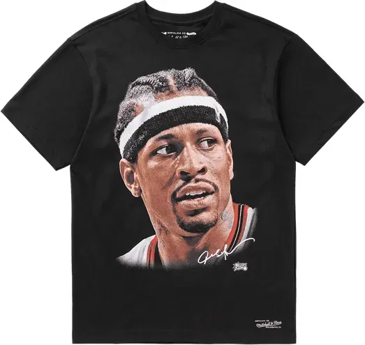 Mitchell and Ness Philadelphia 76ers NBA Big Face Allen Iverson T-Shirt Schwarz