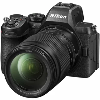 Kit + Nikkor Z 24-200mm f/4-6.3 VR