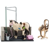 schleich HORSE CLUB 42104 11-Teiliges Pferde Spielzeug Set für Mädchen und Jungen ab 5 Jahren Spielset mit Pferdestall, Waschplatz, Stall, Pferd, Reiterin und Pferde Zubehör