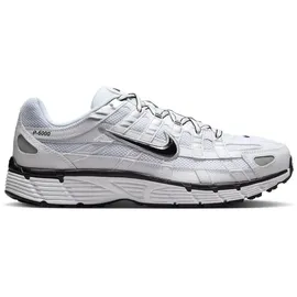 Nike P-6000 Herren White/Black/Metallic Silver 42,5