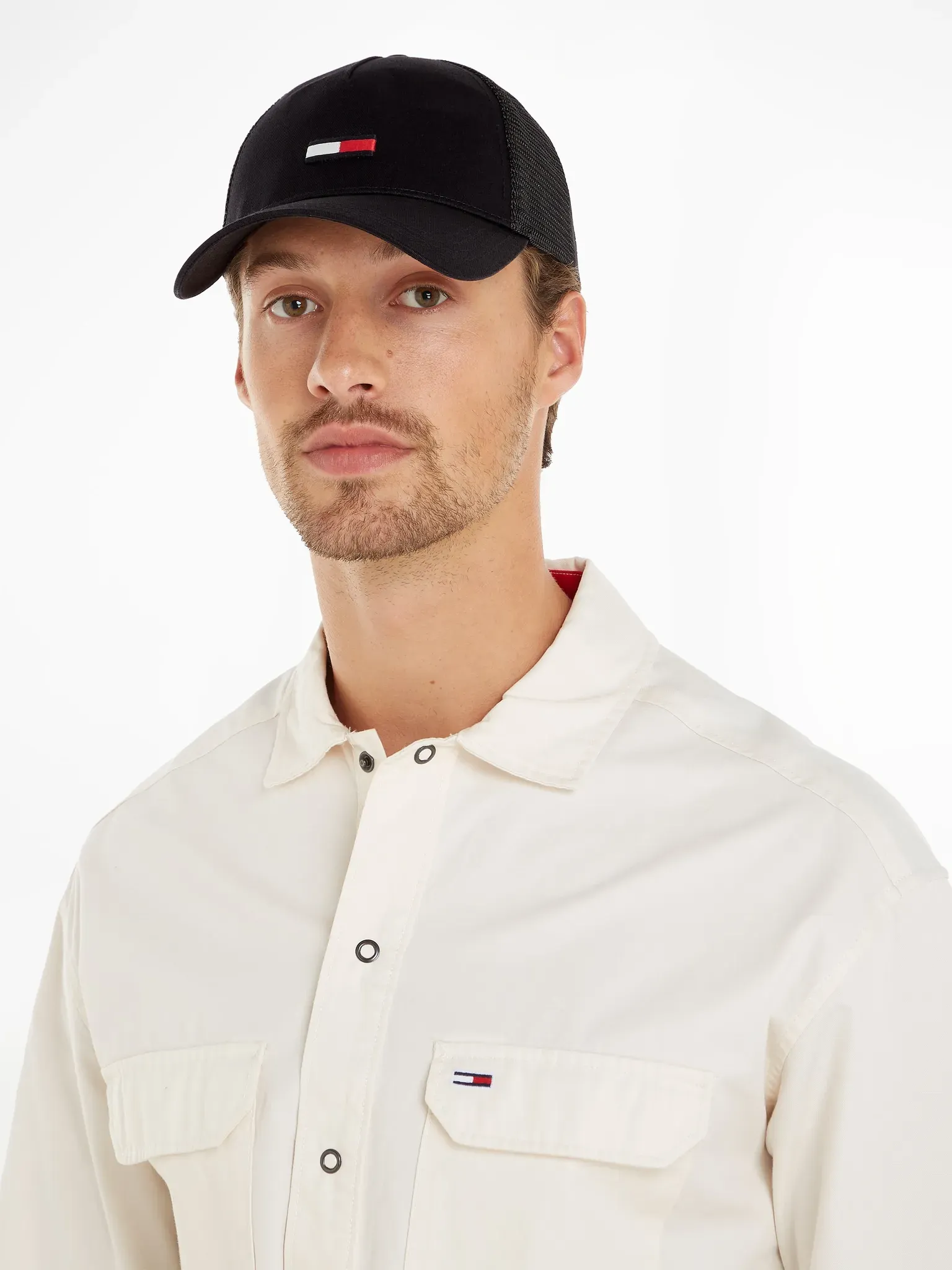 Trucker Cap TOMMY JEANS "TJM ELONGATED FLAG TRUCKER CAP" schwarz (black) Damen Caps Trucker mit Logostickerei